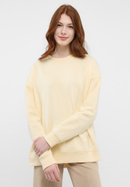Pull en tricot jaune uni