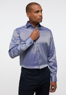MODERN FIT Performance Shirt in white/navy structured