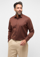 MODERN FIT Cover Shirt in dunkelbraun unifarben