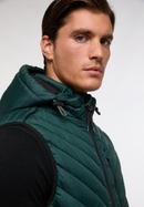 Quilted gilet in emerald plain
