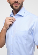 MODERN FIT Cover Shirt in lyseblå vlakte