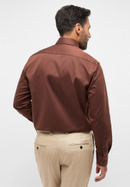 MODERN FIT Cover Shirt in dunkelbraun unifarben