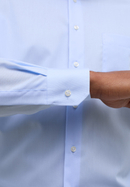 MODERN FIT Overhemd in lyseblå vlakte