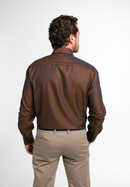 COMFORT FIT Shirt in brown structured