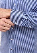 MODERN FIT Overhemd in middenblauw gestreept