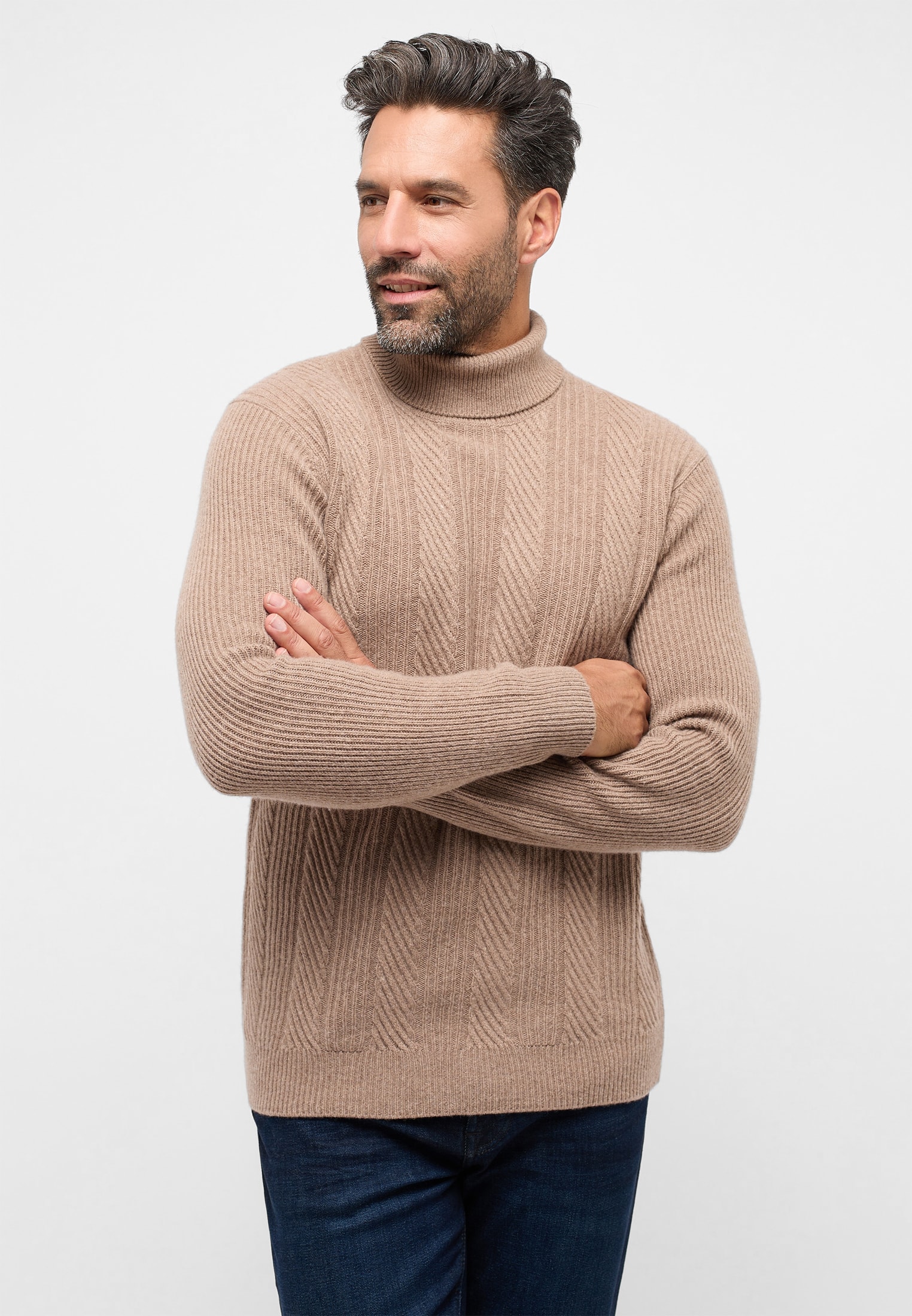 Knitted jumper in beige plain