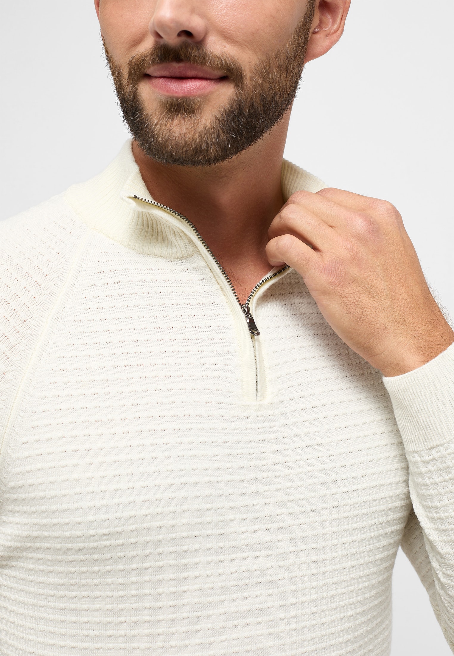 Knitted half-zip jumper in white plain