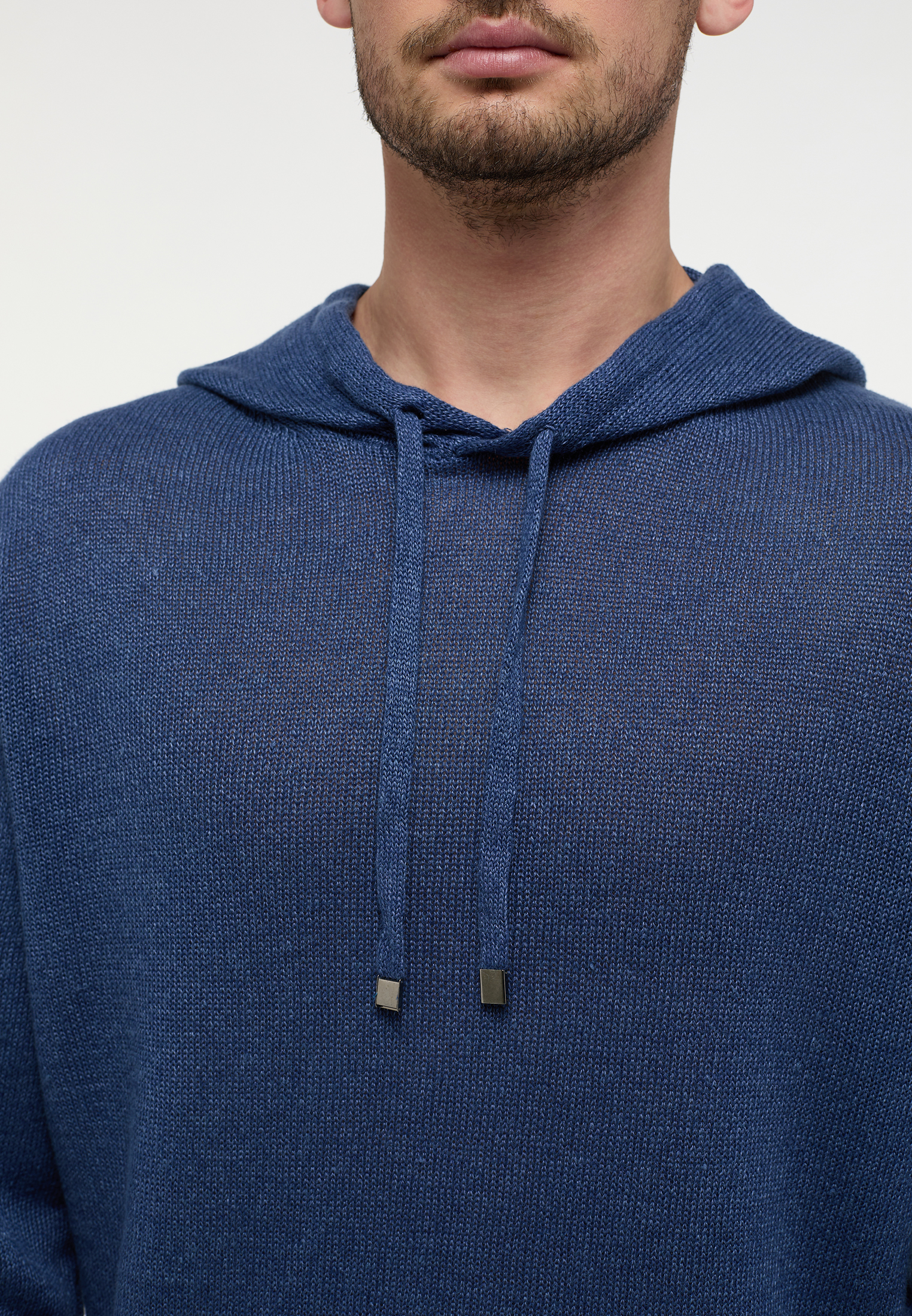 Knitted jumper in blue plain