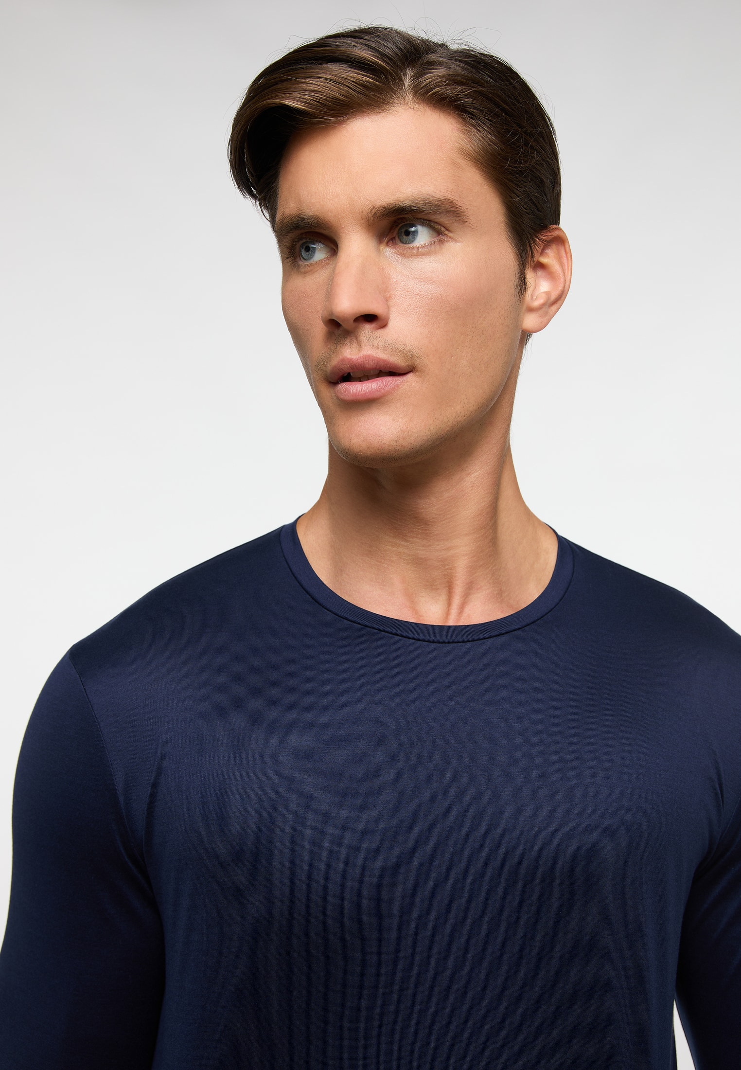 Shirt in dark blue plain