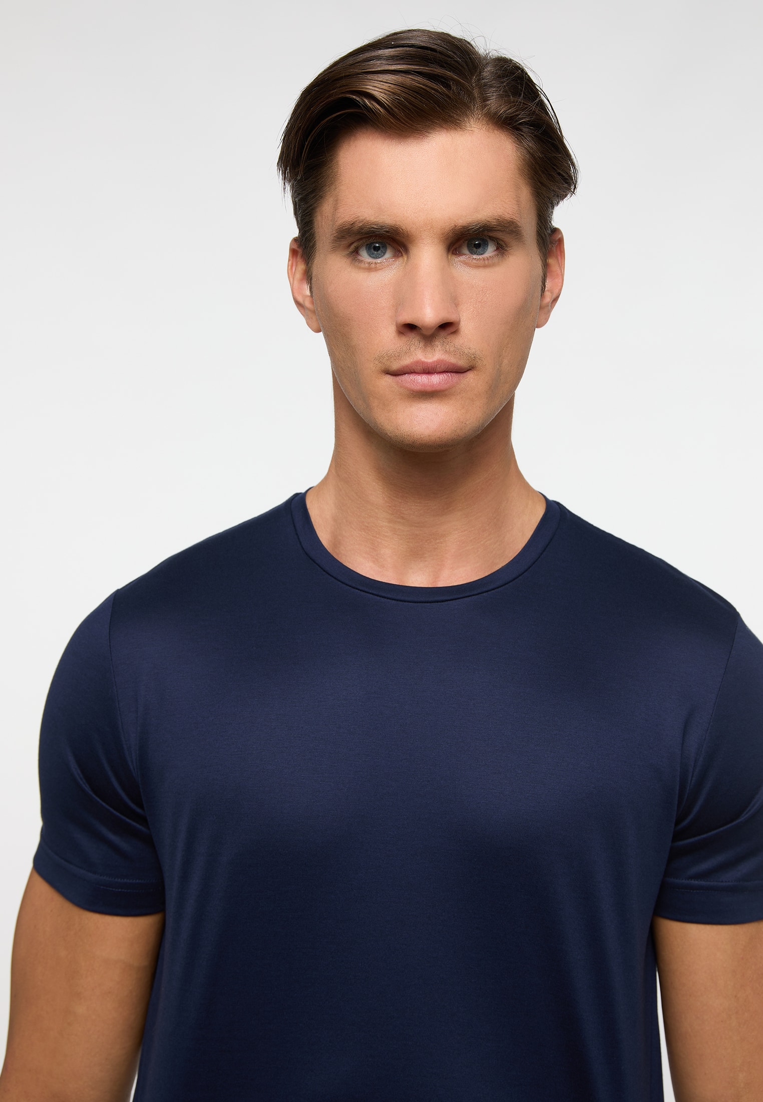 Shirt in dark blue plain