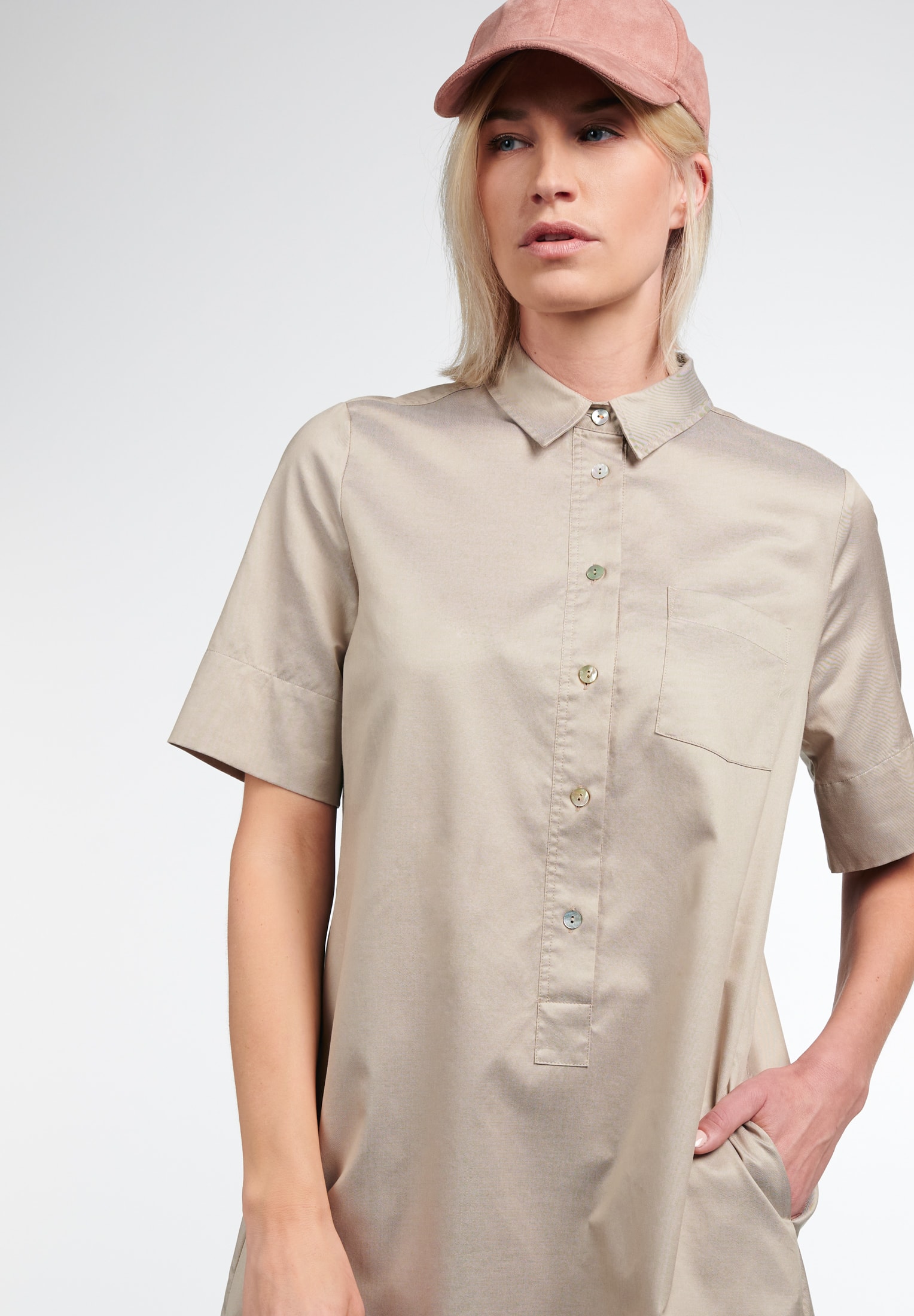 Soft Luxury Shirt Bluse in grün unifarben | grün | 42 | Kurzarm |  2DR00234-04-01-42-1/2