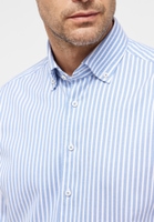 MODERN FIT Shirt in blue striped