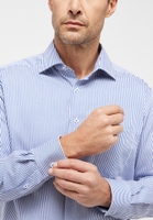 MODERN FIT Shirt in blue striped