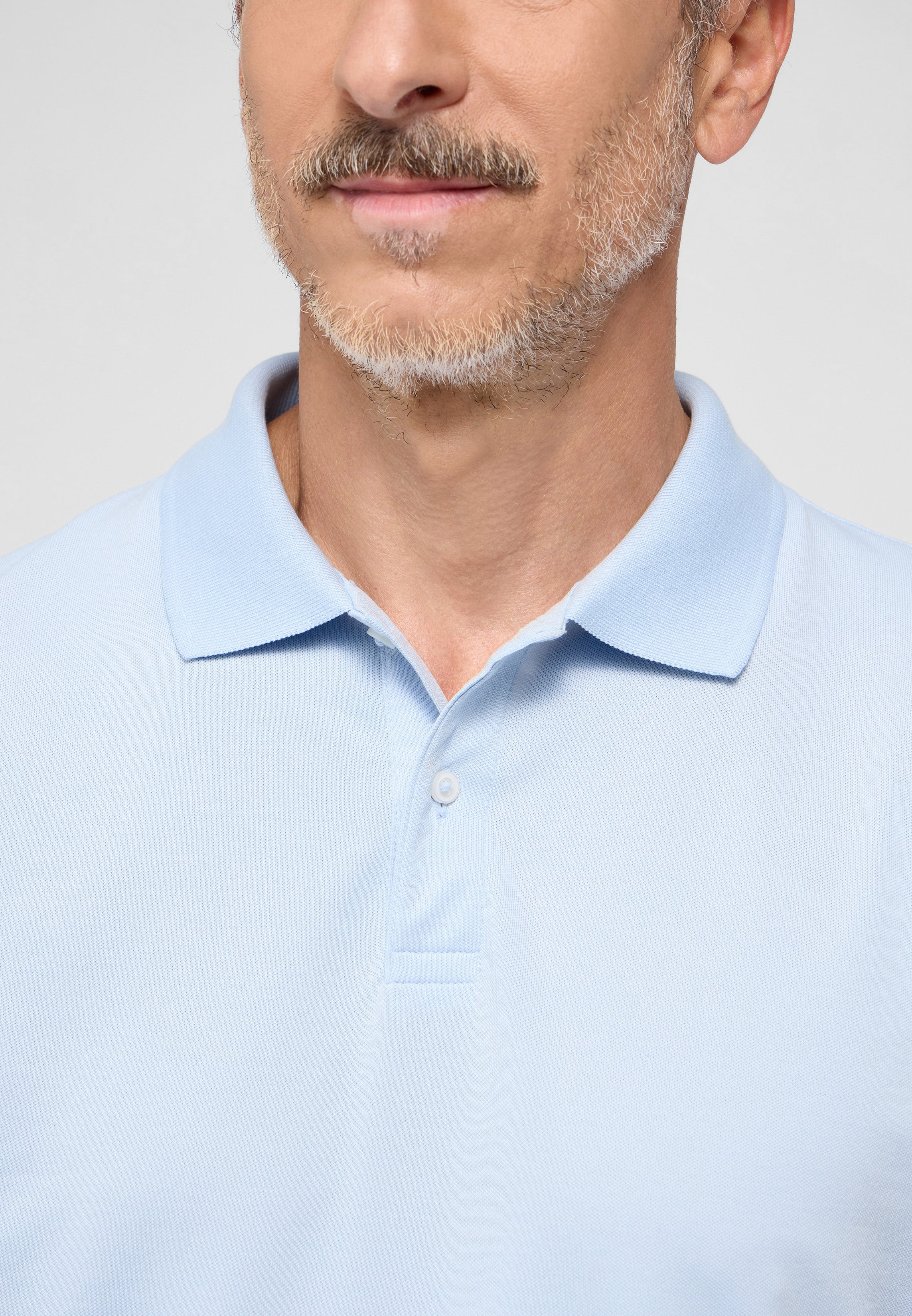 SLIM FIT Performance Shirt in hellblau unifarben